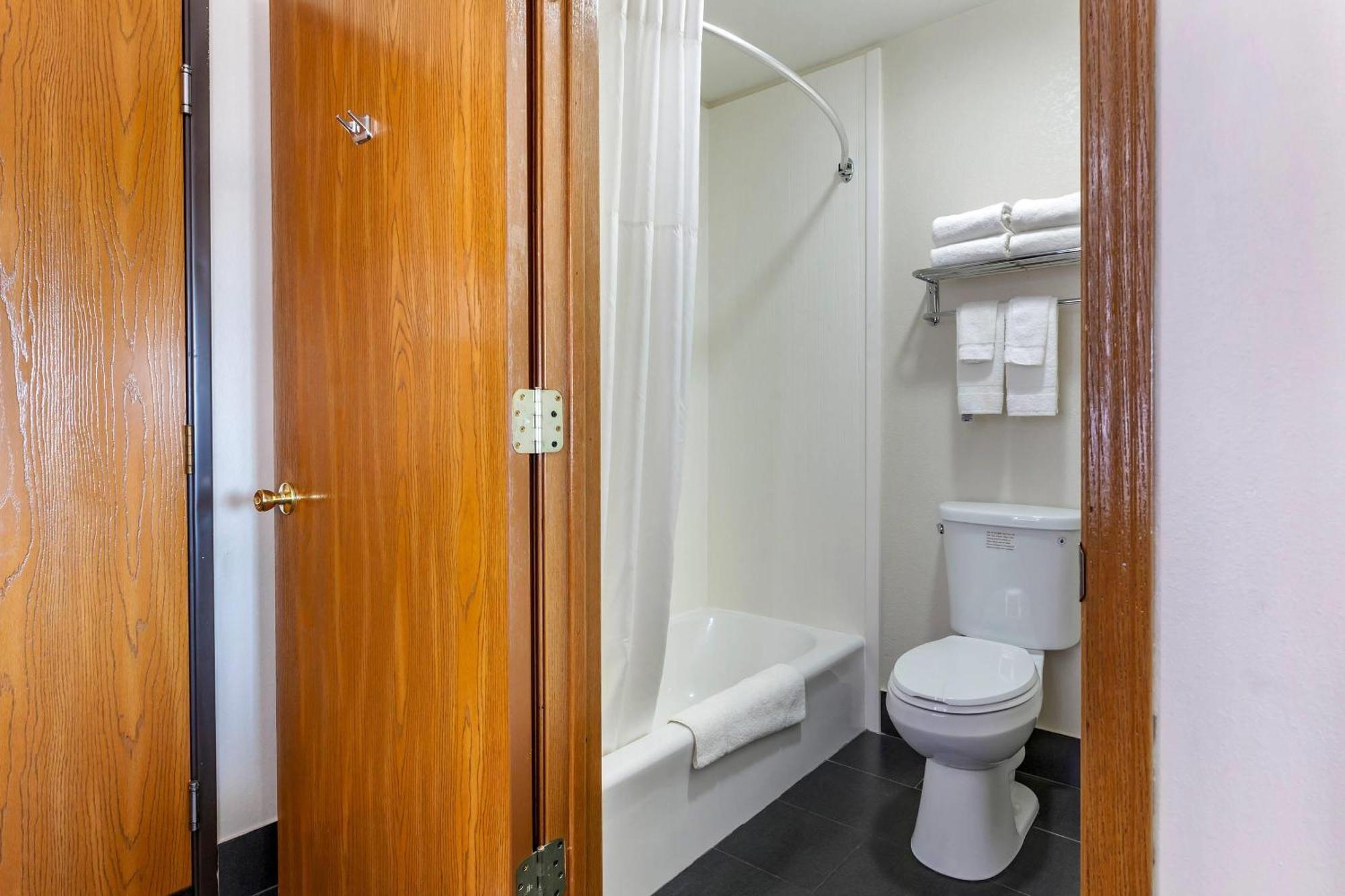 Quality Inn New London Exterior foto
